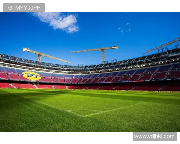 两万球迷见证巴萨新诺坎普首训：激情点燃足球圣殿