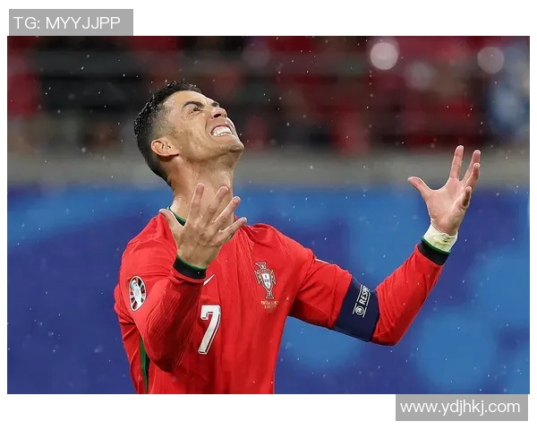 C罗首红缺生死战，马丁内斯叹运气差