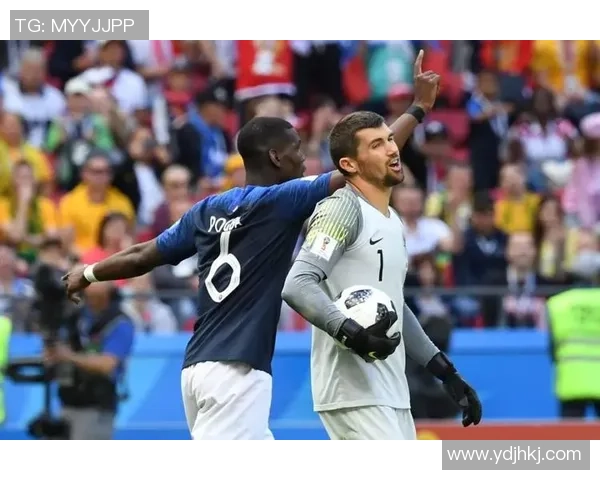 禁区里的“困兽斗”：大马丁如何在角球防守的内外夹击中，守住世界第一门神的尊严？